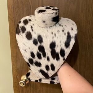 Western Cowhide neck pad display